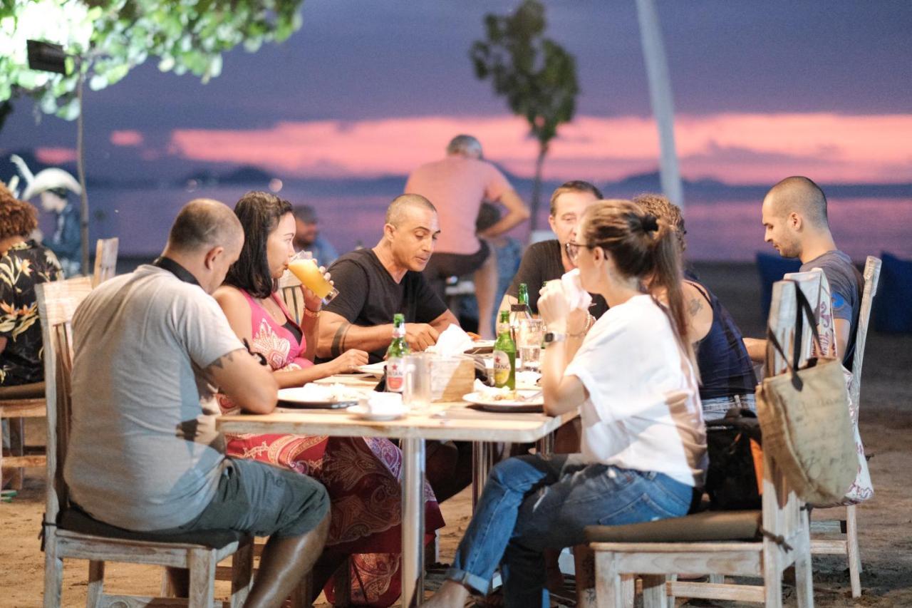 Puri Sari Beach Hotel Labuan Bajo Kültér fotó