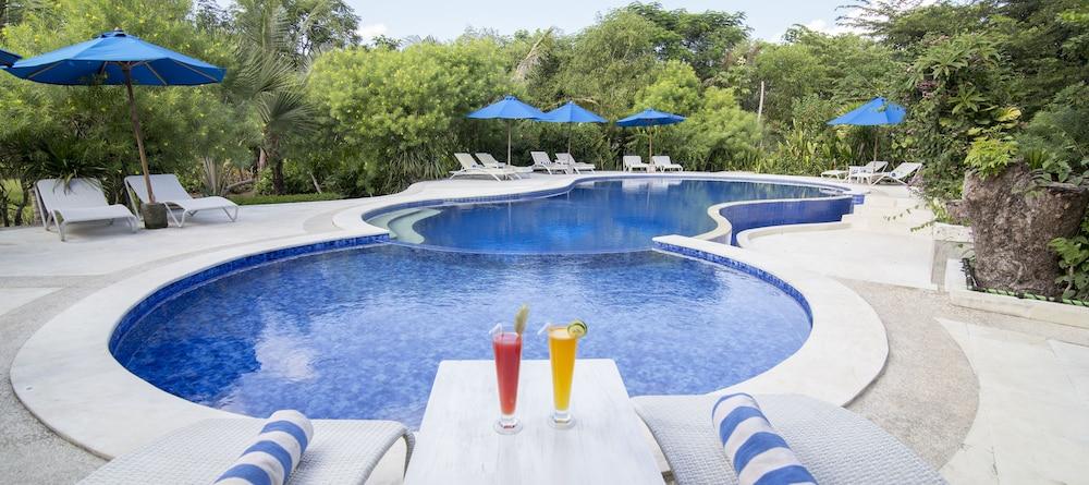 Puri Sari Beach Hotel Labuan Bajo Kültér fotó