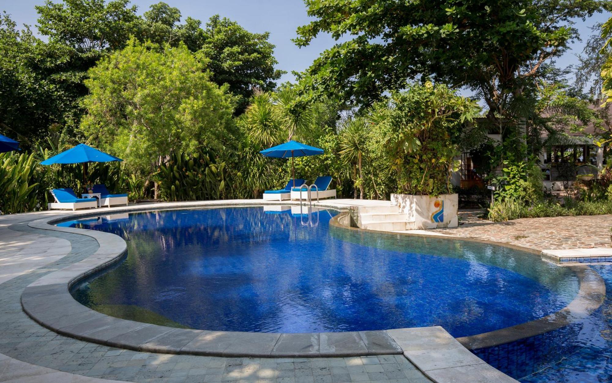 Puri Sari Beach Hotel Labuan Bajo Kültér fotó