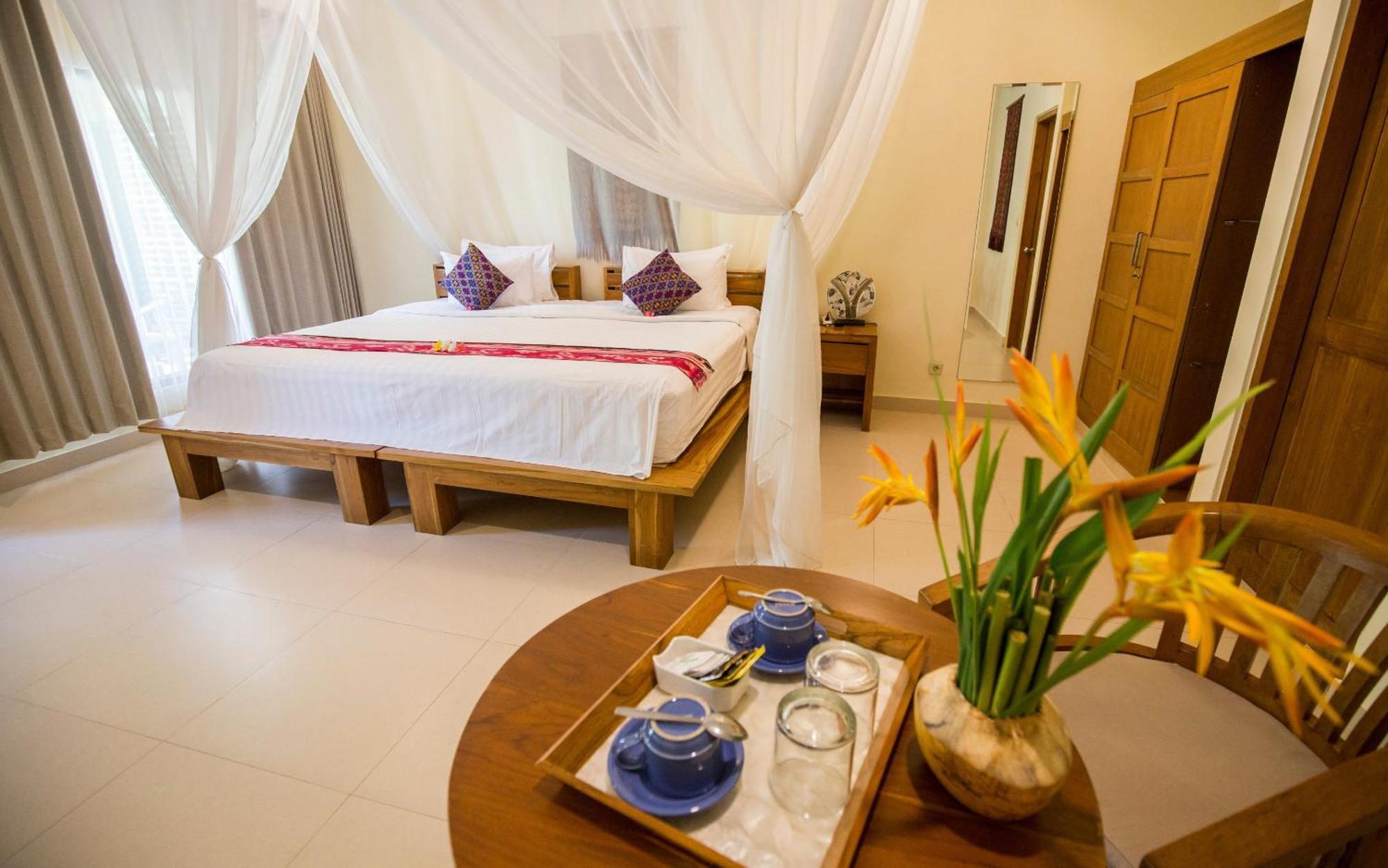 Puri Sari Beach Hotel Labuan Bajo Szoba fotó