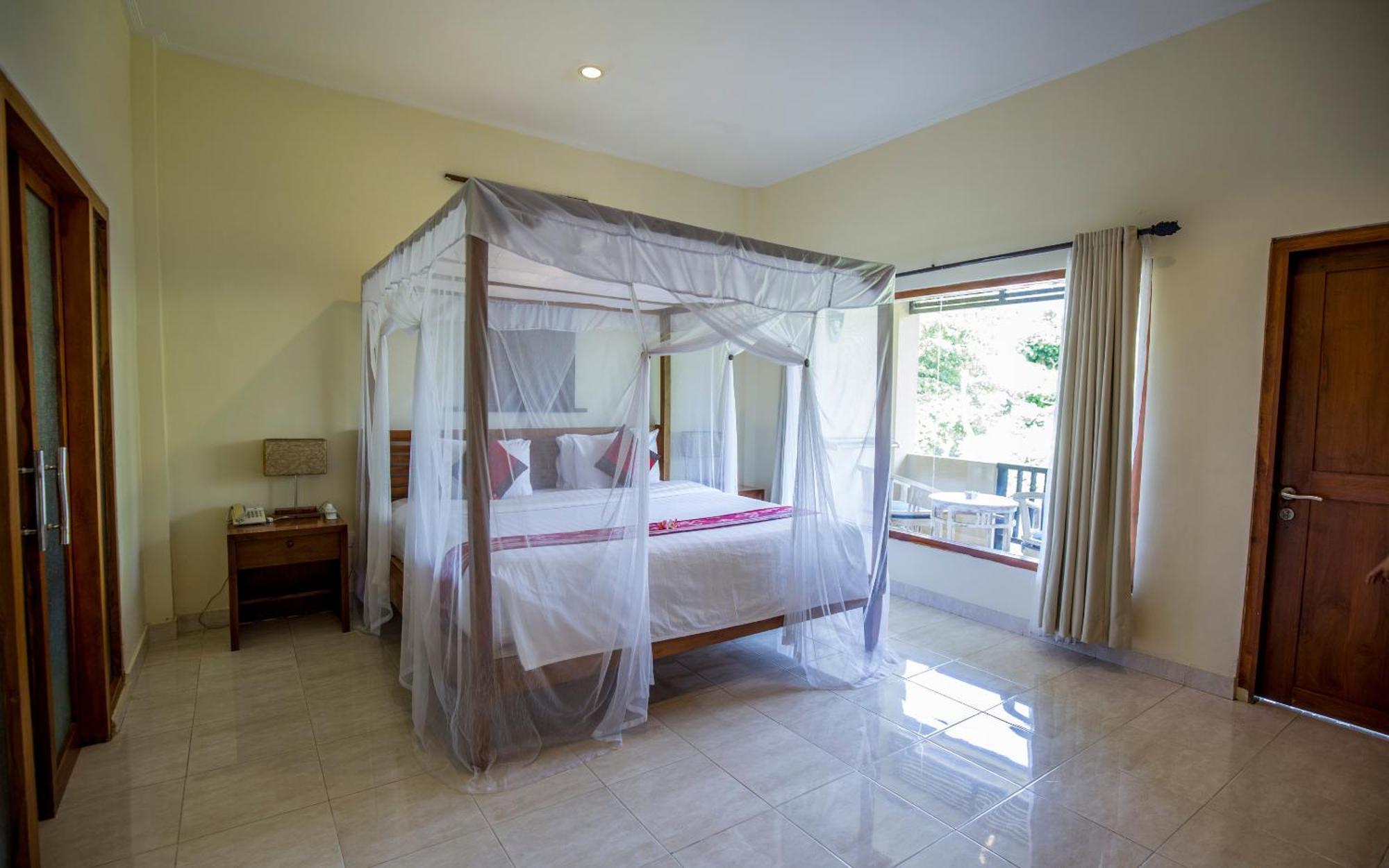 Puri Sari Beach Hotel Labuan Bajo Szoba fotó