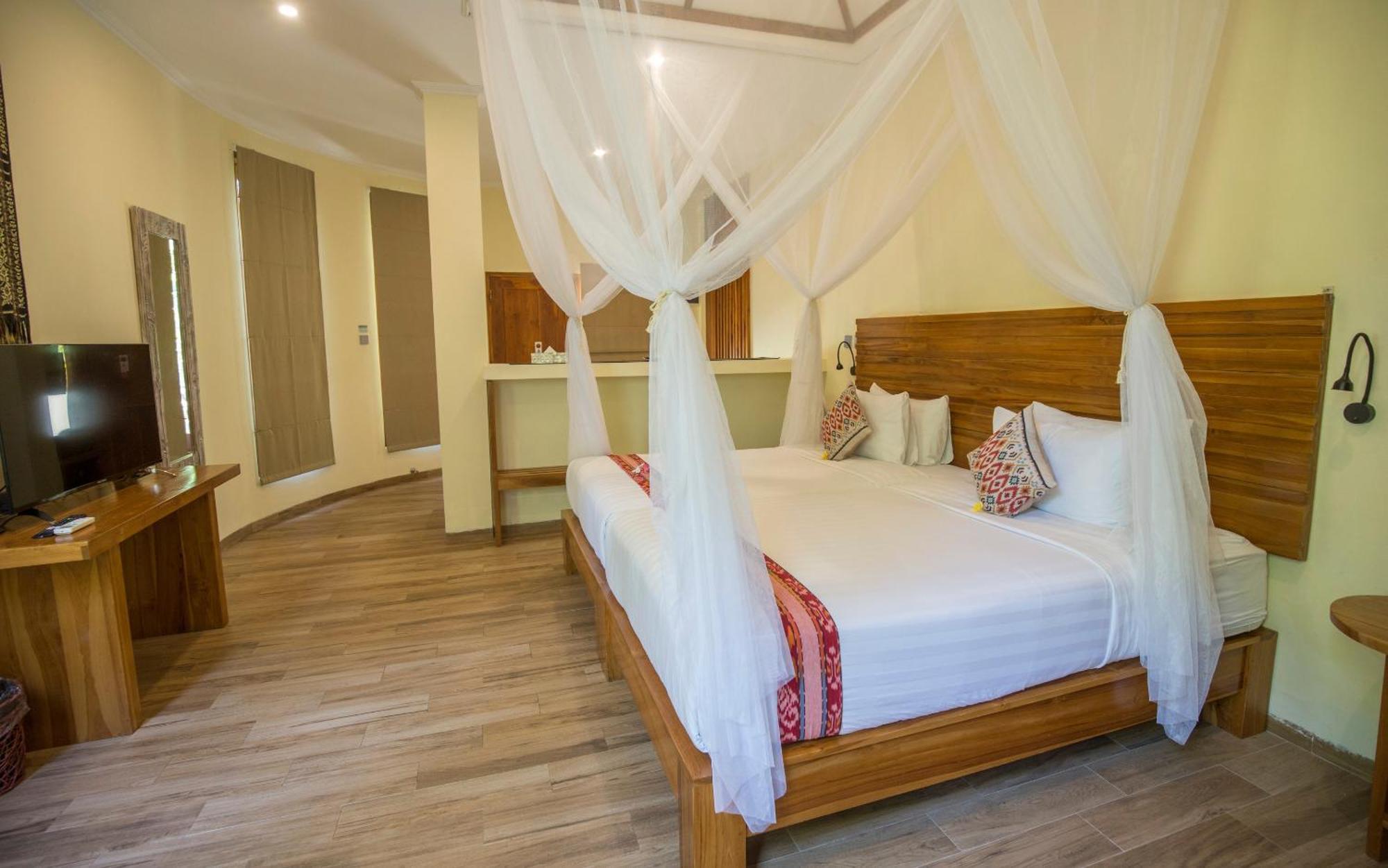Puri Sari Beach Hotel Labuan Bajo Szoba fotó