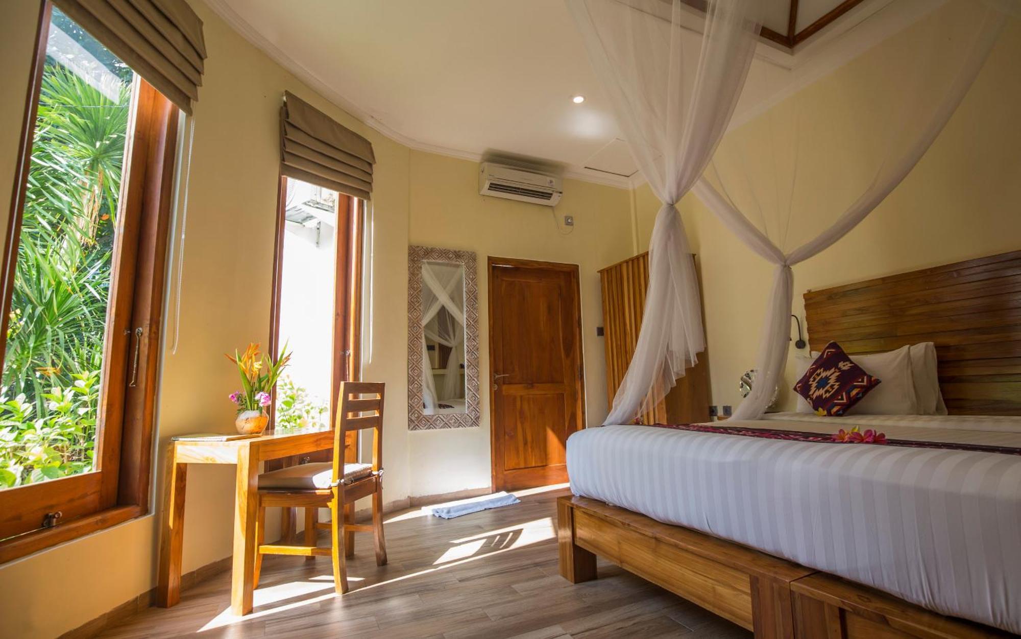 Puri Sari Beach Hotel Labuan Bajo Kültér fotó