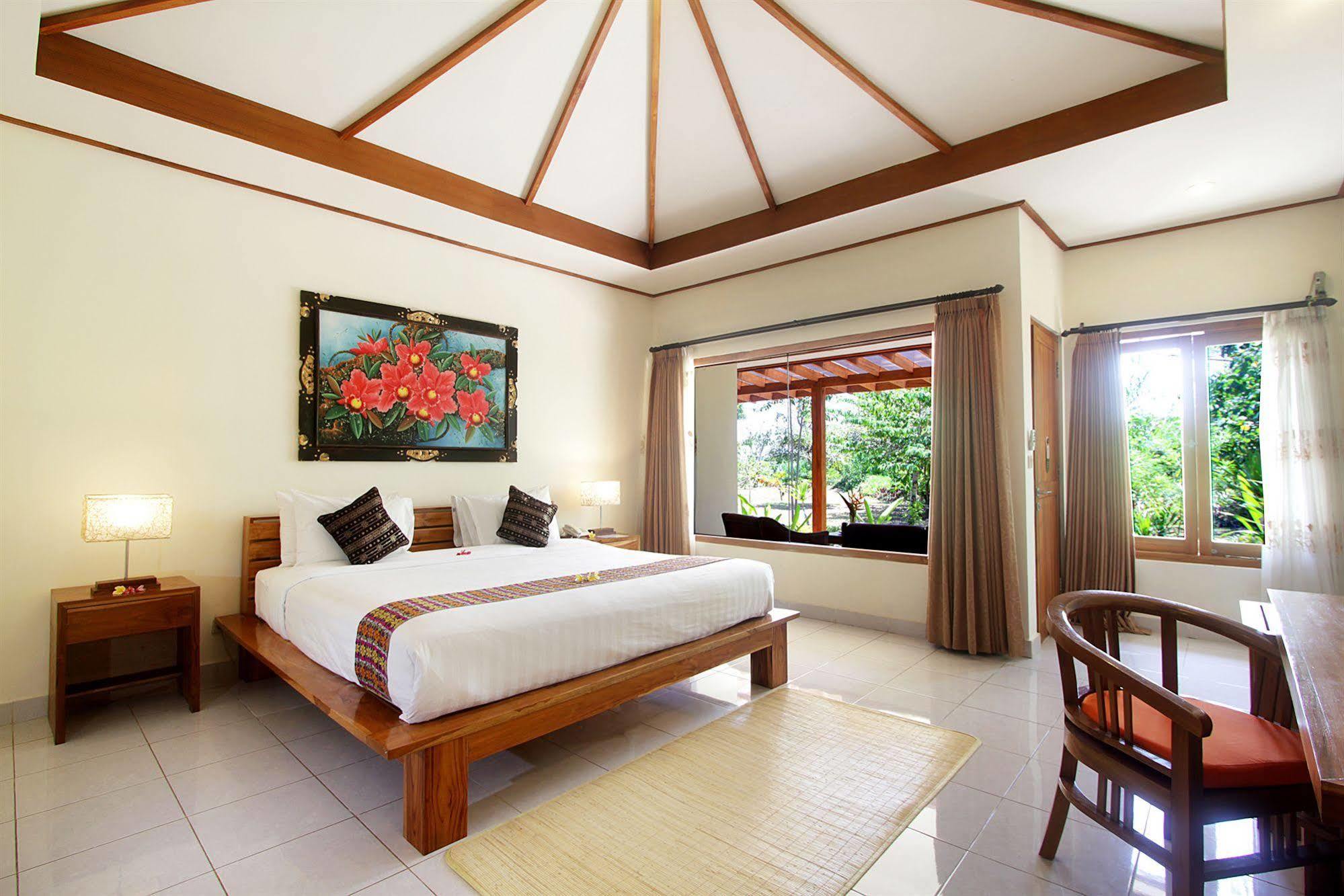 Puri Sari Beach Hotel Labuan Bajo Kültér fotó