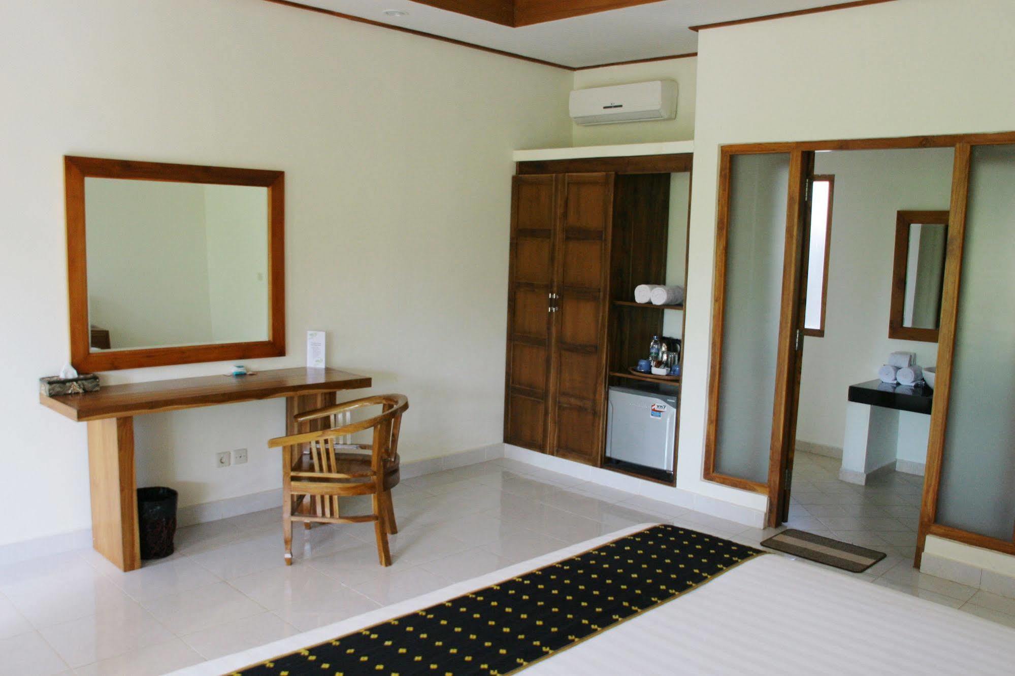 Puri Sari Beach Hotel Labuan Bajo Kültér fotó