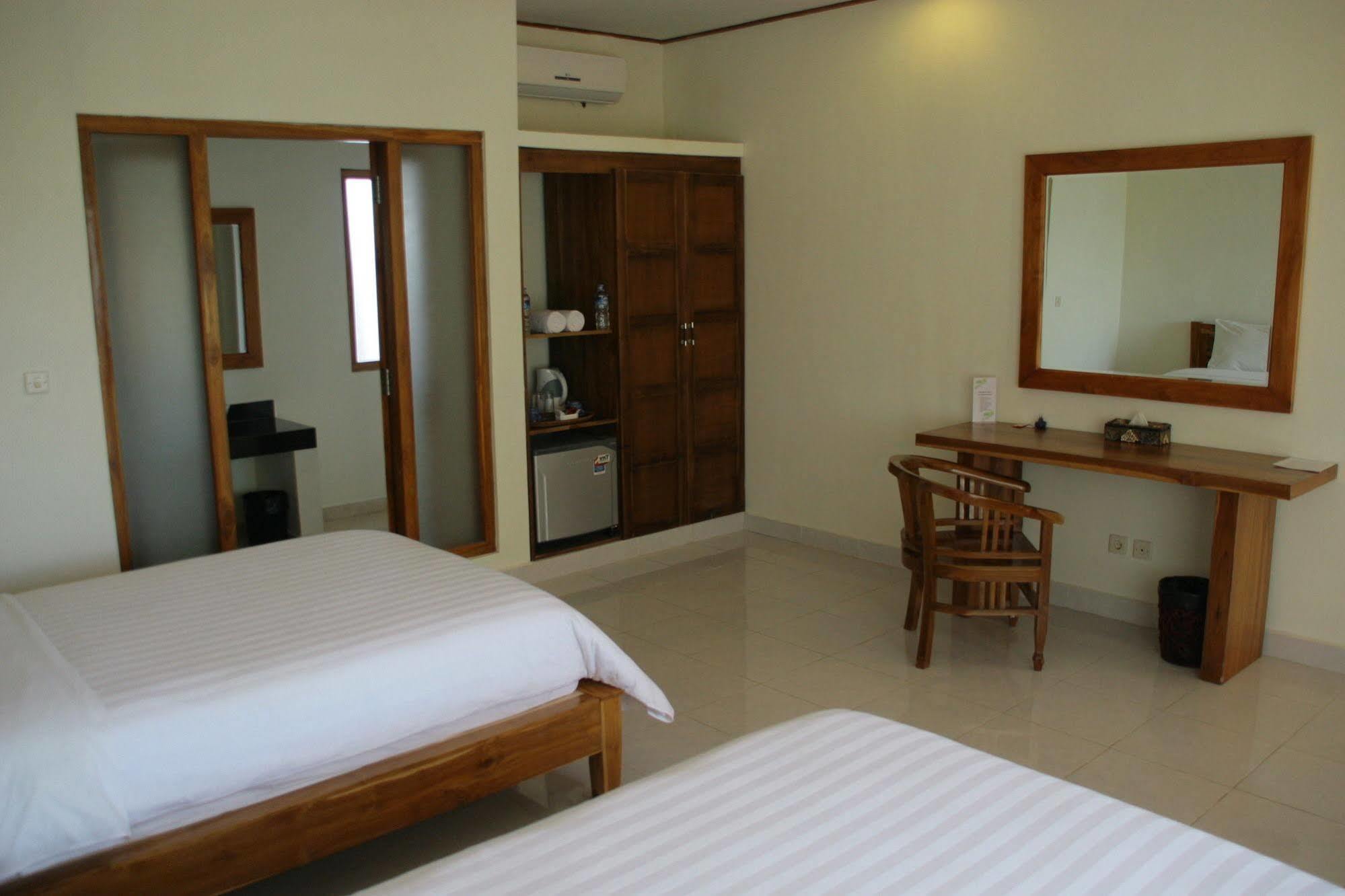 Puri Sari Beach Hotel Labuan Bajo Kültér fotó