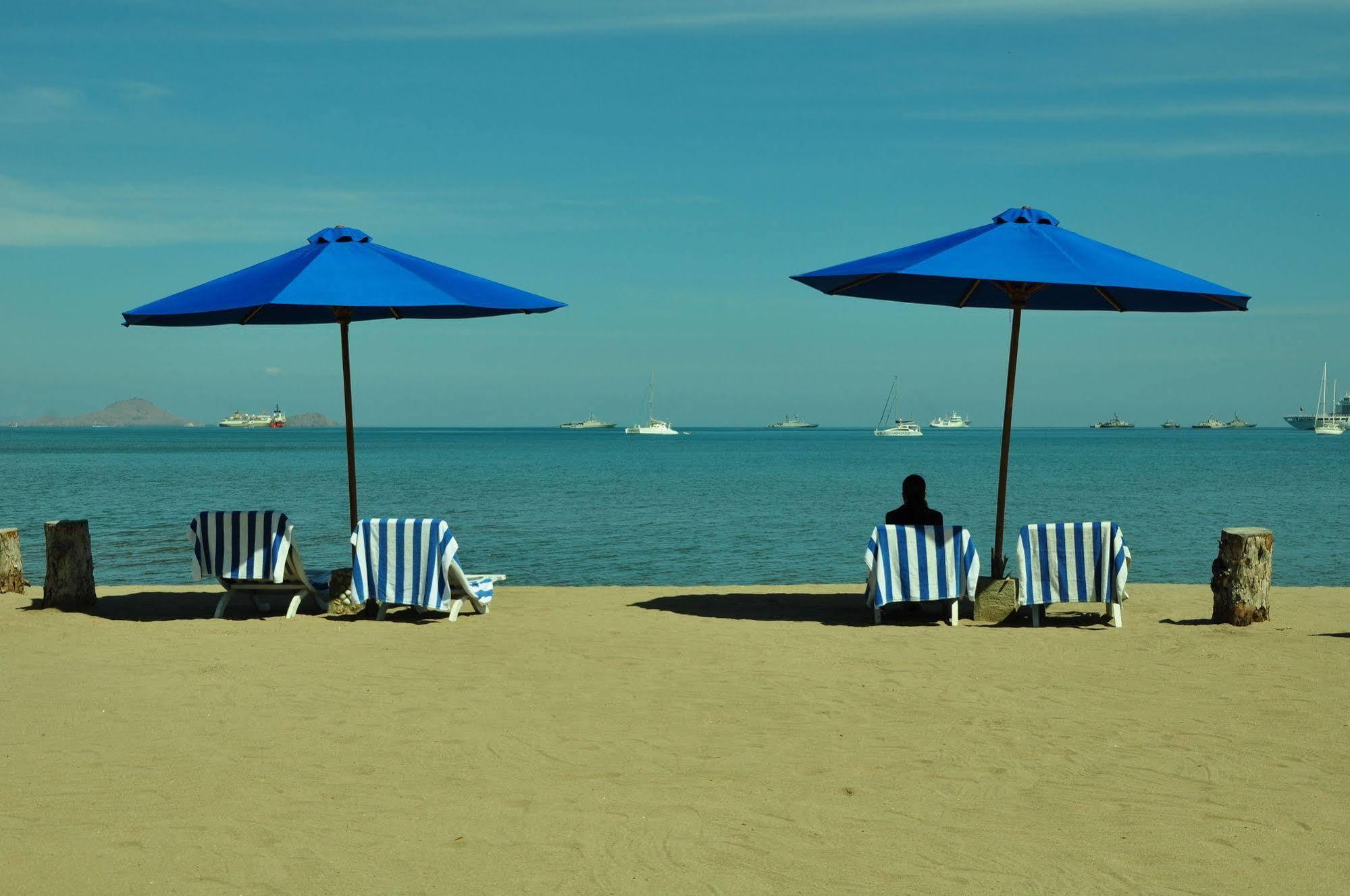 Puri Sari Beach Hotel Labuan Bajo Kültér fotó