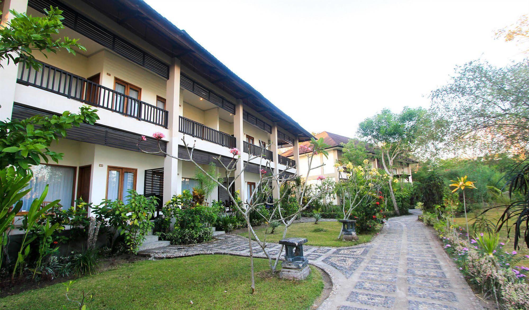 Puri Sari Beach Hotel Labuan Bajo Kültér fotó